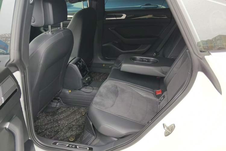 Used Volkswagen FAW-Volkswagen CC 2025 Model, Facelifted, 330TSI, Glamorous—Shared Edition Left Rear Seat