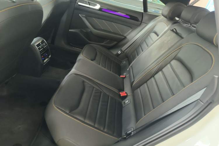 Used Volkswagen FAW-Volkswagen CC 2025 Model, Facelifted 380TSI, Striking and Shared Enjoyment Version Left Rear Seat