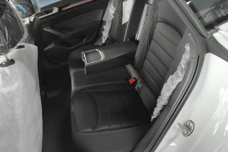 Used Volkswagen FAW-Volkswagen CC 2025 Model, Facelifted 380TSI, Striking and Shared Enjoyment Version Left Rear Seat