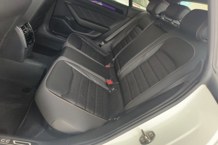 Used Volkswagen FAW-Volkswagen CC 2025 Model, Facelifted 380TSI, Striking and Shared Enjoyment Version Left Rear Seat