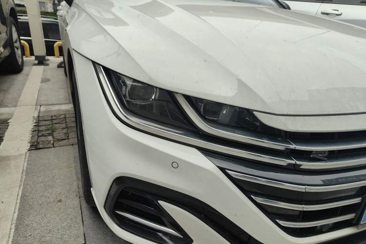 Used Volkswagen FAW-Volkswagen CC 2025 Model, Facelifted 380TSI, Striking and Shared Enjoyment Version Right Front Headlight