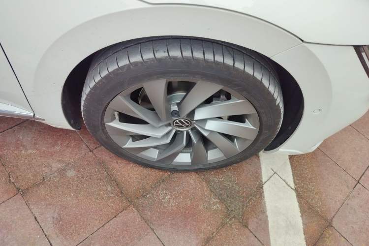 Used Volkswagen FAW-Volkswagen CC 2025 380TSI Striking All-Inclusive Edition Right Front Wheel Hub