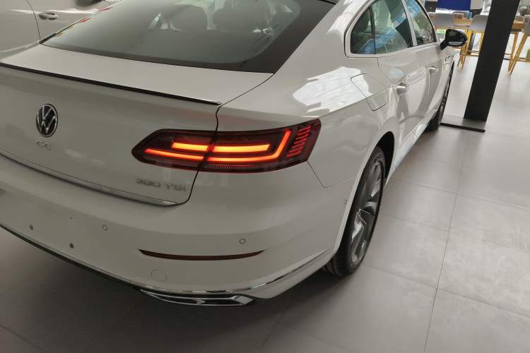 Used Volkswagen FAW-Volkswagen CC 2025 380TSI Striking All-Inclusive Edition Right Rear Taillight