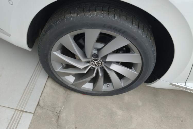 Used Volkswagen FAW-Volkswagen CC 2025 380TSI Striking All-Inclusive Edition Right Rear Wheel Hub
