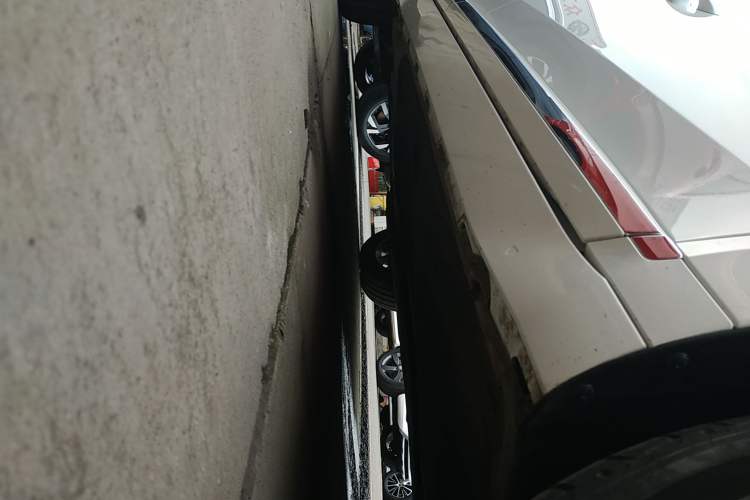 Used Volkswagen FAW-Volkswagen CC 2025 330TSI Ignite All-Inclusive Edition Right Side Sill