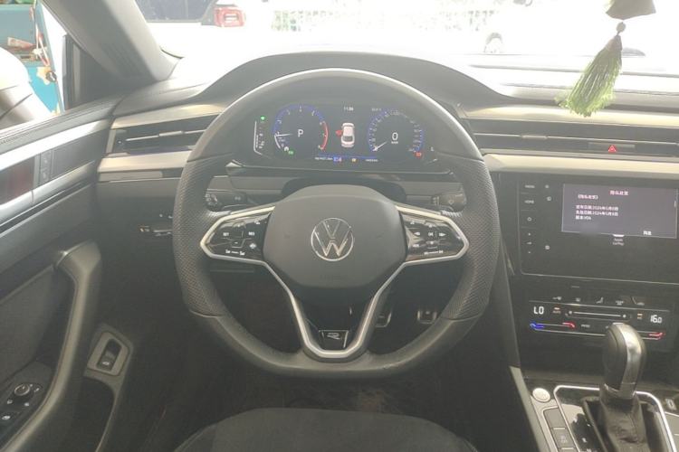 Used Volkswagen FAW-Volkswagen CC 2025 Model, Facelifted, 330TSI, Glamorous—Shared Edition Steering Wheel