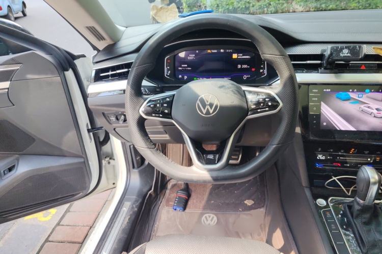 Used Volkswagen FAW-Volkswagen CC 2025 Model, Facelifted 380TSI, Striking and Shared Enjoyment Version Steering Wheel