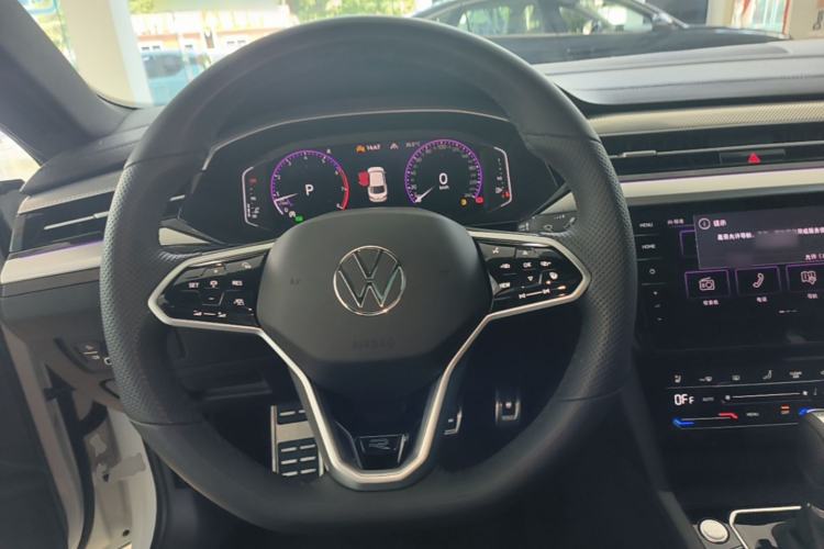 Used Volkswagen FAW-Volkswagen CC 2025 Model, Facelifted 380TSI, Striking and Shared Enjoyment Version Steering Wheel