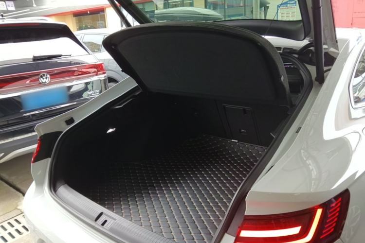Used Volkswagen FAW-Volkswagen CC 2025 Model, Facelifted, 330TSI, Glamorous—Shared Edition Trunk
