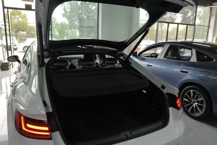 Used Volkswagen FAW-Volkswagen CC 2025 Model, Facelifted 380TSI, Striking and Shared Enjoyment Version Trunk