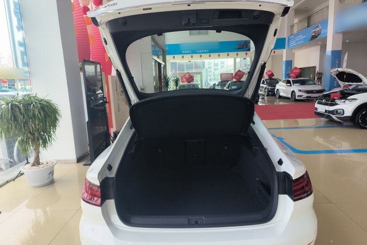 Used Volkswagen FAW-Volkswagen CC 2025 Model, Facelifted 380TSI, Striking and Shared Enjoyment Version Trunk