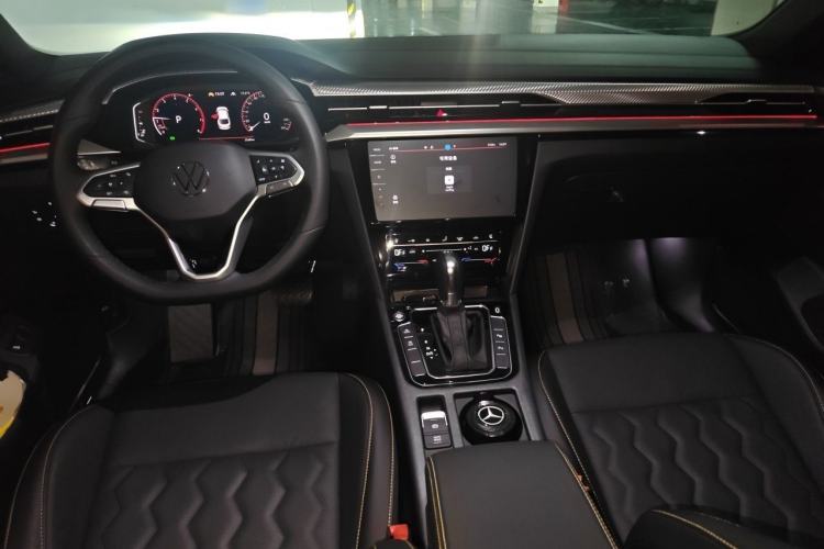 Used Volkswagen FAW-Volkswagen CC 2026 Model, 30 Million Units—Selected, 380TSI, Dazzling Center Console