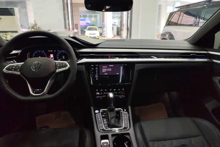 Used Volkswagen FAW-Volkswagen CC 2026 Model, 30 Million Units—Selected, 380TSI, Dazzling Center Console