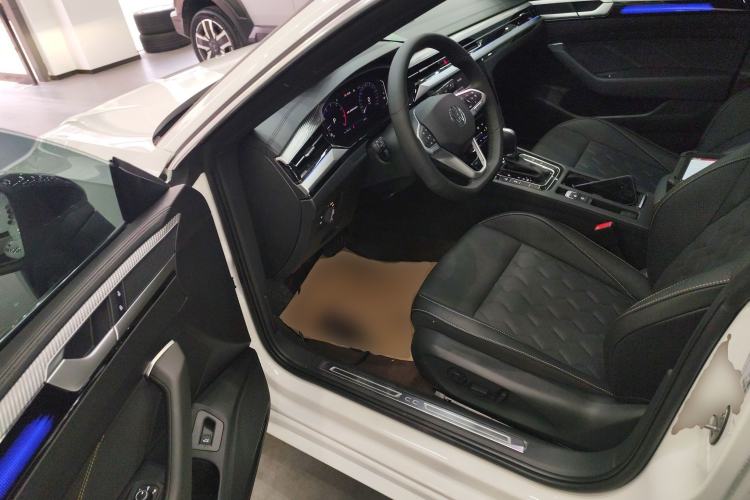 Used Volkswagen FAW-Volkswagen CC 2026 Model, 30 Million Units—Selected, 380TSI, Dazzling Driver Seat