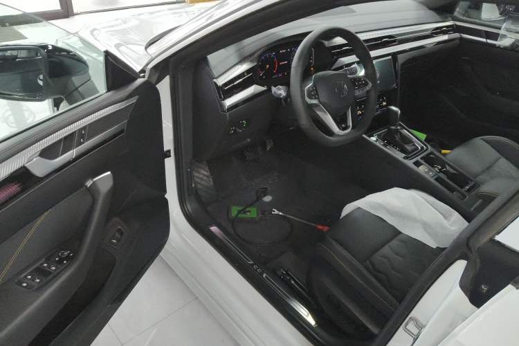 Used Volkswagen FAW-Volkswagen CC 2026 Model, 30 Million Units—Selected, 380TSI, Dazzling Driver Seat