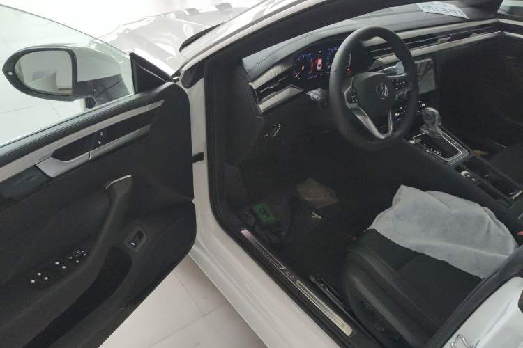 Used Volkswagen FAW-Volkswagen CC 2026 Model, 30 Million Units—Selected, 330TSI, Glamorous Driver Seat