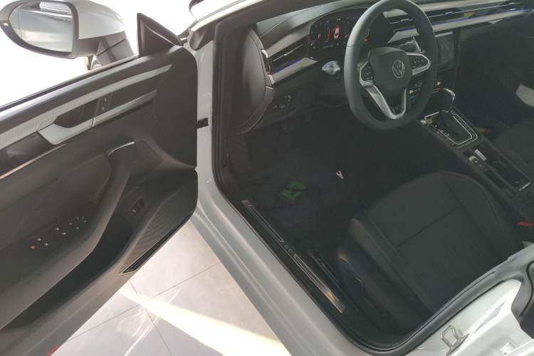 Used Volkswagen FAW-Volkswagen CC 2026 Model, 30 Million Units—Selected, 330TSI, Glamorous Driver Seat