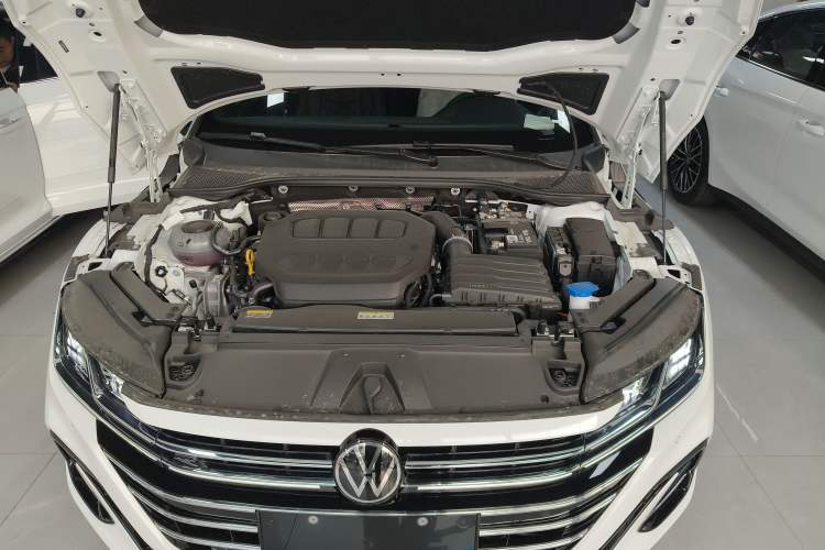 Used Volkswagen FAW-Volkswagen CC 2026 Model, 30 Million Units—Selected, 380TSI, Dazzling Engine Bay