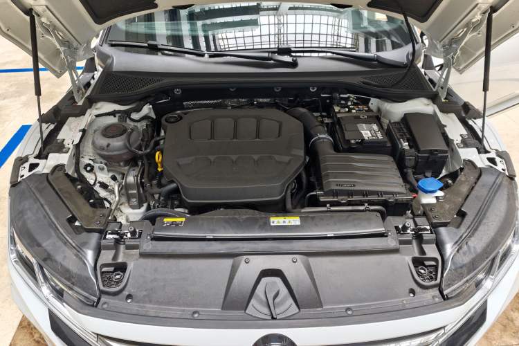 Used Volkswagen FAW-Volkswagen CC 2026 Model, 30 Million Units—Selected, 380TSI, Dazzling Engine Bay