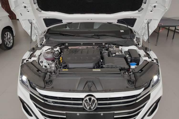 Used Volkswagen FAW-Volkswagen CC 2026 Model, 30 Million Units—Selected, 330TSI, Glamorous Engine Bay
