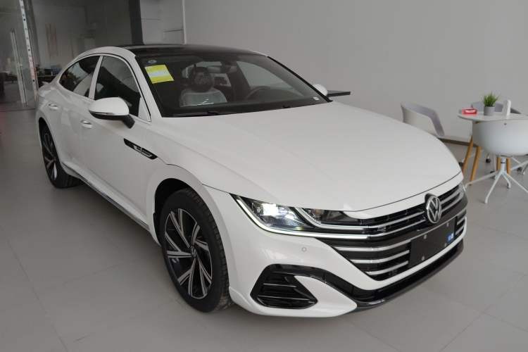 Used Volkswagen FAW-Volkswagen CC 2026 Model, 30 Million Units—Selected, 330TSI, Glamorous Front Right 45 Deg