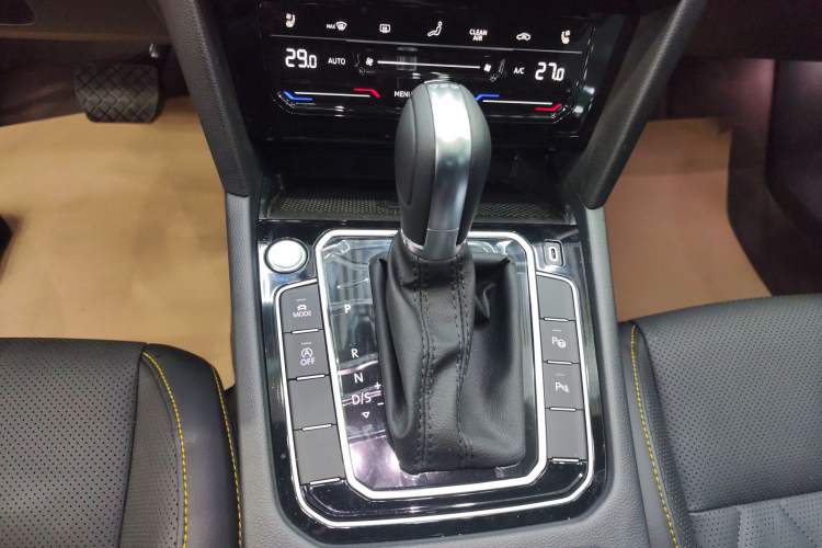 Used Volkswagen FAW-Volkswagen CC 2026 Model, 30 Million Units—Selected, 380TSI, Dazzling Gear Lever