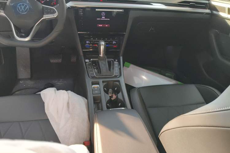 Used Volkswagen FAW-Volkswagen CC 2026 Model, 30 Million Units—Selected, 330TSI, Glamorous Gear Lever