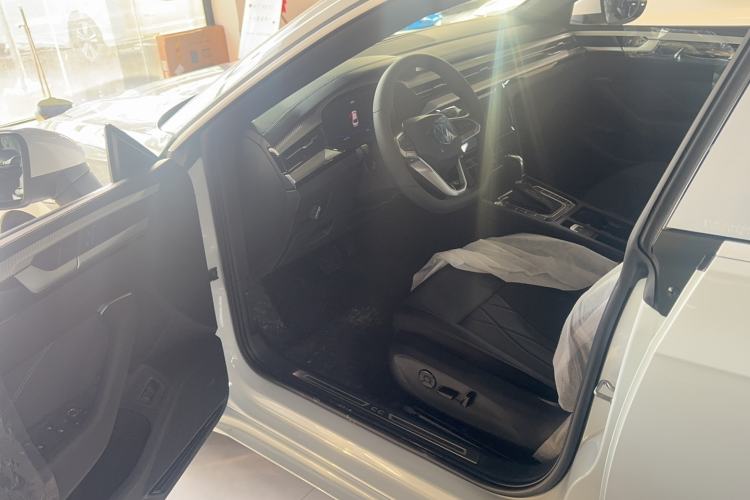 Used Volkswagen FAW-Volkswagen CC 2026 Model, 30 Million Units—Selected, 330TSI, Glamorous Interior 2