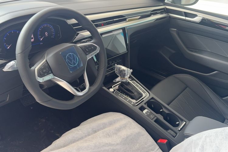 Used Volkswagen FAW-Volkswagen CC 2026 Model, 30 Million Units—Selected, 330TSI, Glamorous Interior 3