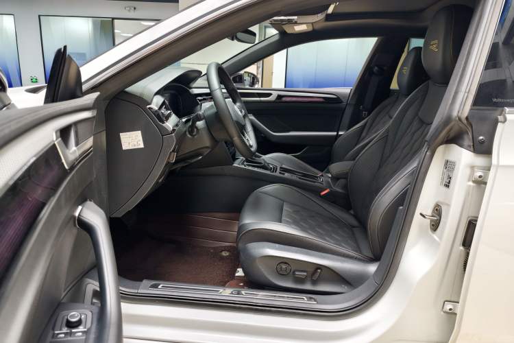 Used Volkswagen FAW-Volkswagen CC 2026 Model, 30 Million Units—Selected, 380TSI, Dazzling Interior 5
