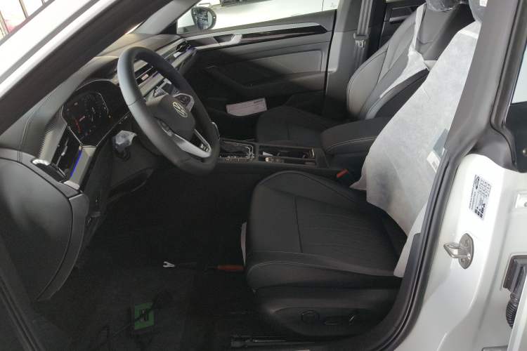 Used Volkswagen FAW-Volkswagen CC 2026 Model, 30 Million Units—Selected, 330TSI, Glamorous Left Front Seat