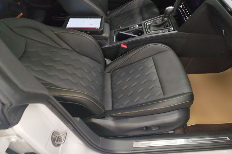 Used Volkswagen FAW-Volkswagen CC 2026 Model, 30 Million Units—Selected, 380TSI, Dazzling Right Front Seat