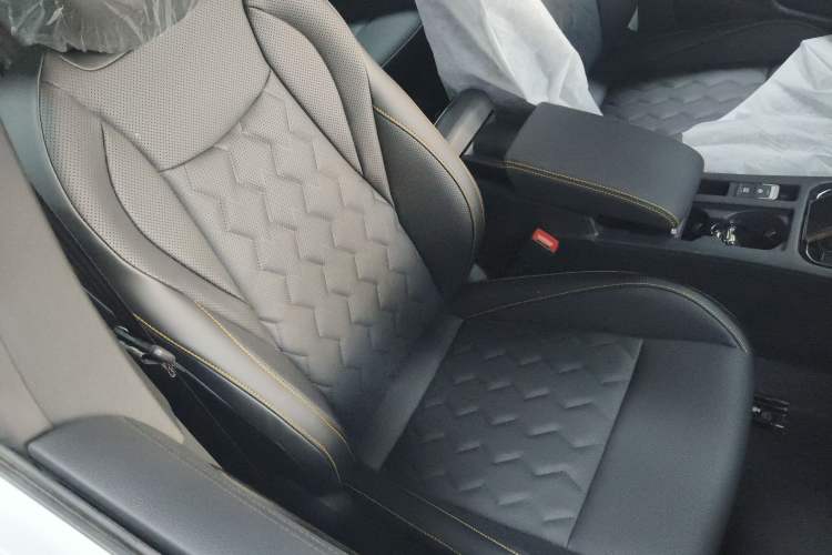 Used Volkswagen FAW-Volkswagen CC 2026 Model, 30 Million Units—Selected, 380TSI, Dazzling Right Front Seat