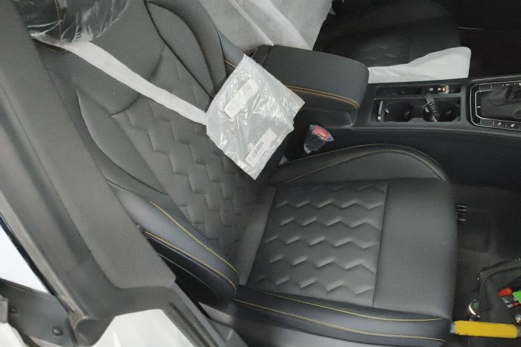 Used Volkswagen FAW-Volkswagen CC 2026 Model, 30 Million Units—Selected, 380TSI, Dazzling Right Front Seat