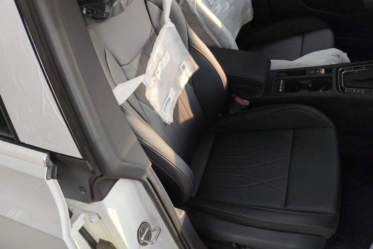 Used Volkswagen FAW-Volkswagen CC 2026 Model, 30 Million Units—Selected, 330TSI, Glamorous Right Front Seat