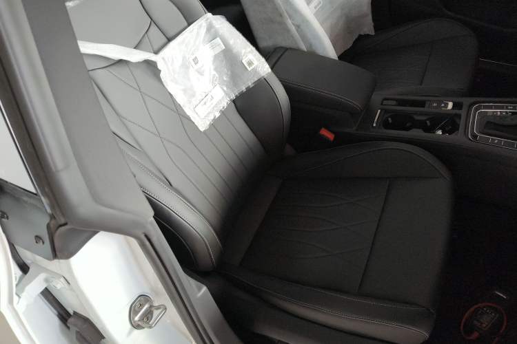 Used Volkswagen FAW-Volkswagen CC 2026 Model, 30 Million Units—Selected, 330TSI, Glamorous Right Front Seat