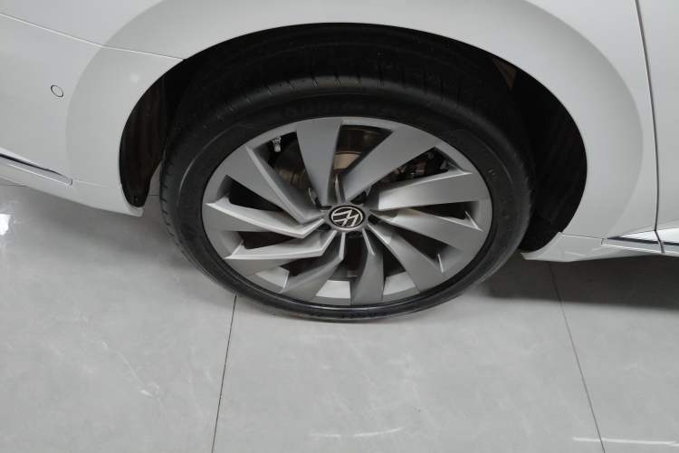 Used Volkswagen FAW-Volkswagen CC 2026 Model, 30 Million Units—Selected, 380TSI, Dazzling Right Rear Wheel Hub