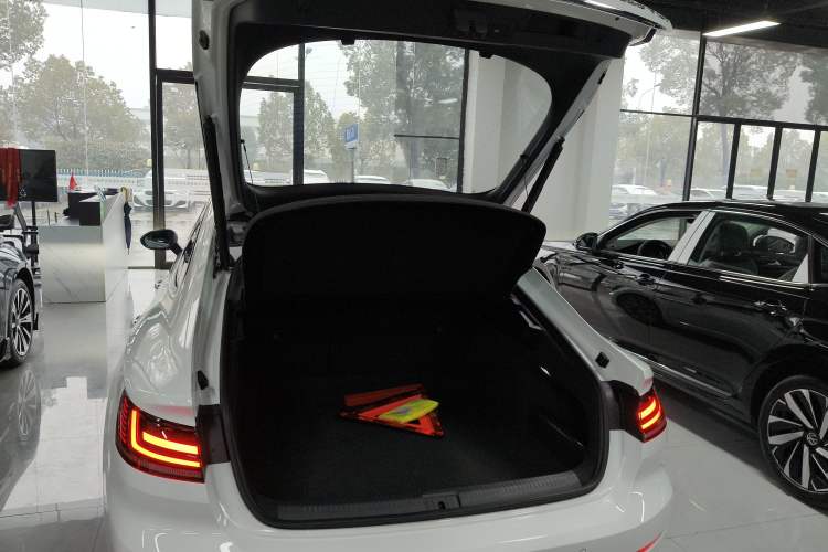 Used Volkswagen FAW-Volkswagen CC 2026 Model, 30 Million Units—Selected, 380TSI, Dazzling Trunk