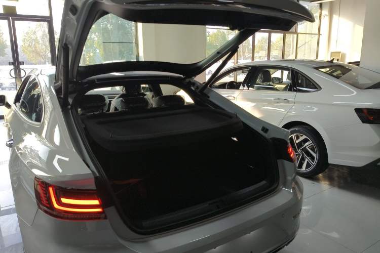 Used Volkswagen FAW-Volkswagen CC 2026 Model, 30 Million Units—Selected, 330TSI, Glamorous Trunk
