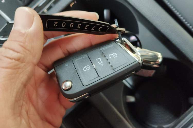 Used Volkswagen FAW-Volkswagen CC 2026 Model, 30 Million Units—Selected, 330TSI, Glamorous Vehicle Key