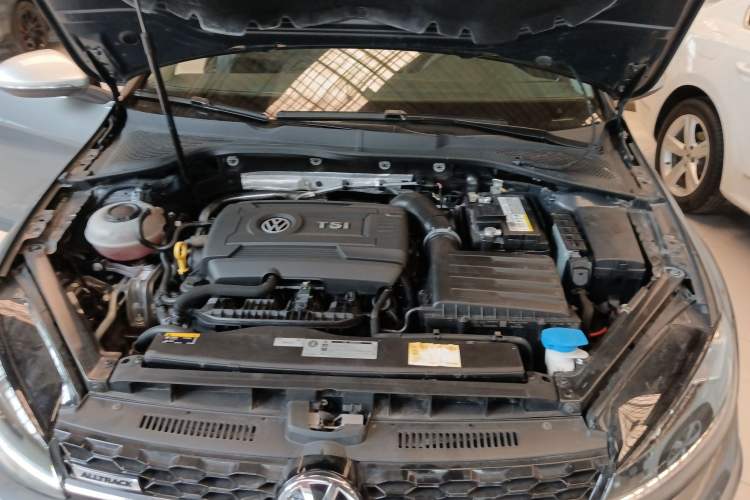 Used Volkswagen Golf 2019 1.8TSI Travel Edition Engine Bay