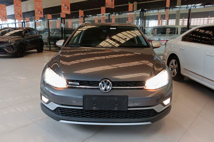 Used Volkswagen Golf 2019 1.8TSI Travel Edition Front