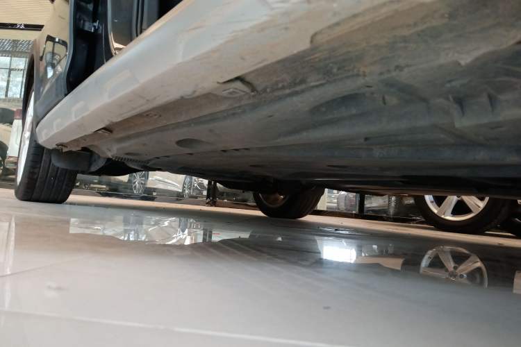 Used Volkswagen Golf 2019 1.8TSI Travel Edition Right Side Sill