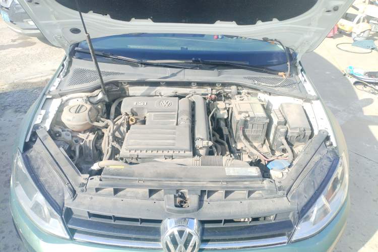Used Volkswagen Golf 2017 230TSI Automatic Comfort Edition – Celebrating Milestone of One Million Units Engine Bay