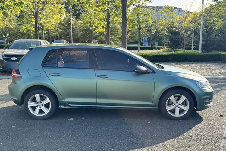 Used Volkswagen Golf 2017 230TSI Automatic Comfort Edition – Celebrating Milestone of One Million Units Exterior 3