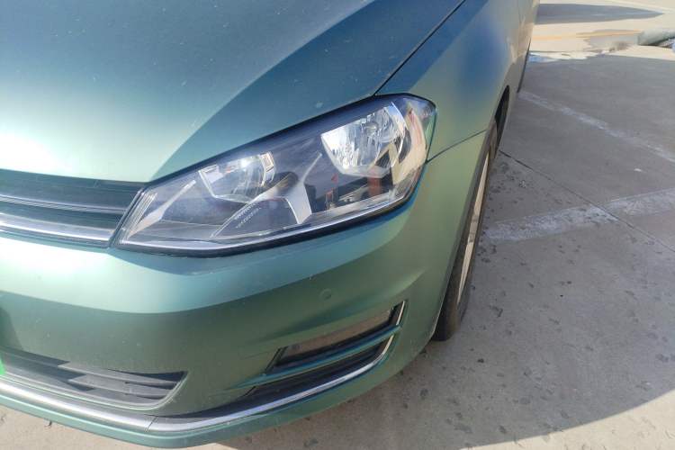 Used Volkswagen Golf 2017 230TSI Automatic Comfort Edition – Celebrating Milestone of One Million Units Left Front Headlight