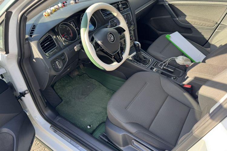Used Volkswagen Golf 2017 230TSI Automatic Comfort Edition – Celebrating Milestone of One Million Units Left Front Seat