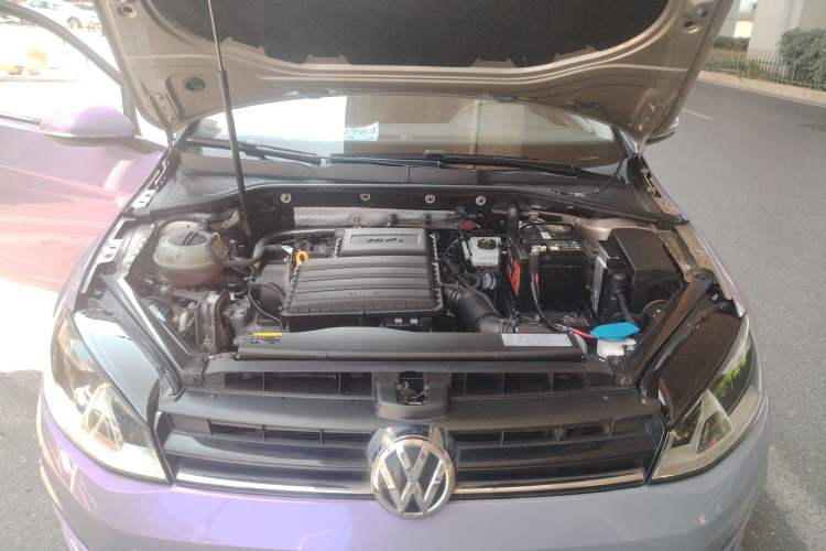 Used Volkswagen Golf 2016 1.6L Automatic Fashion Model Engine Bay