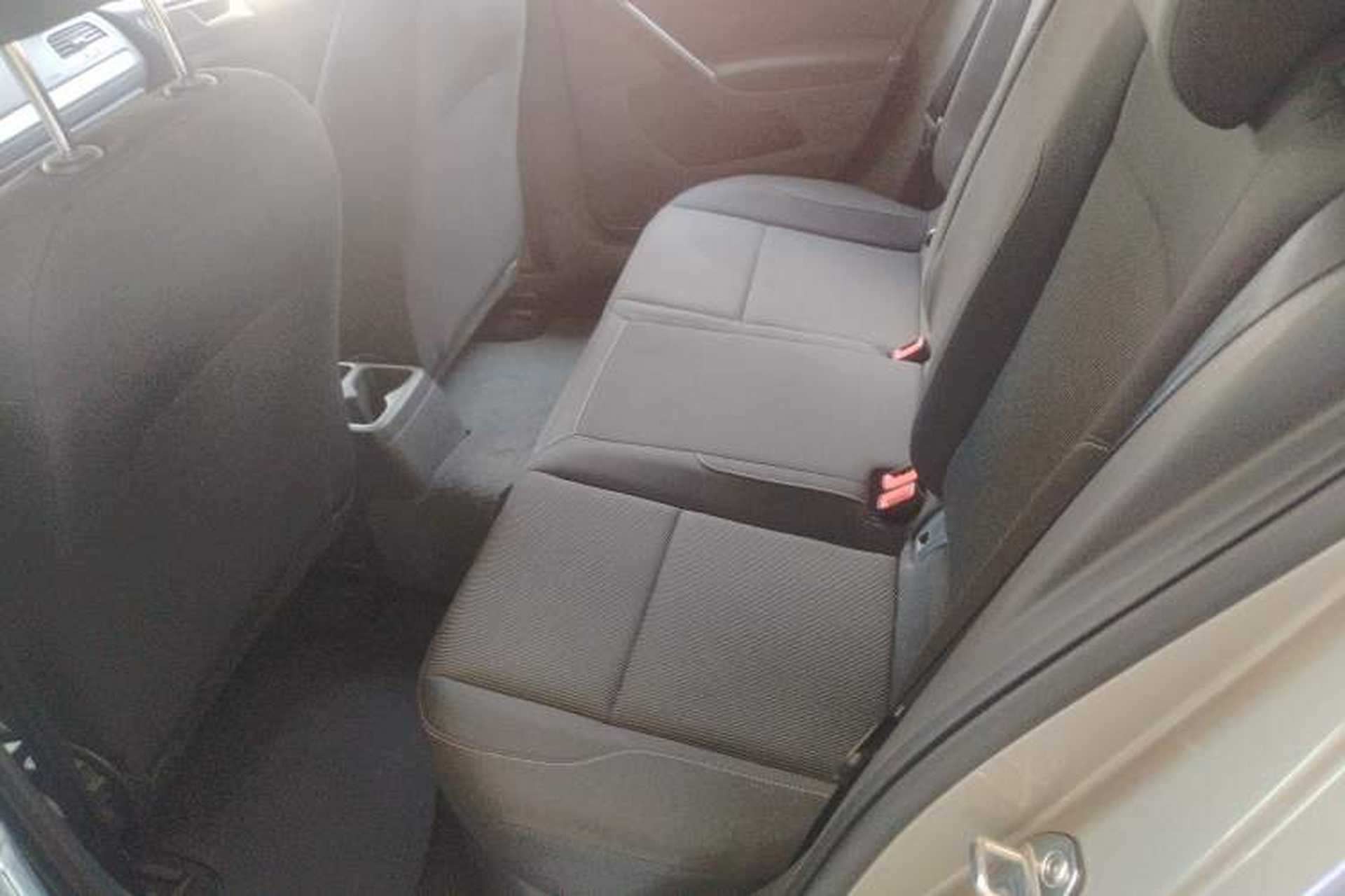 Used Volkswagen Golf 2016 1.6L Automatic Fashion Model Interior 1