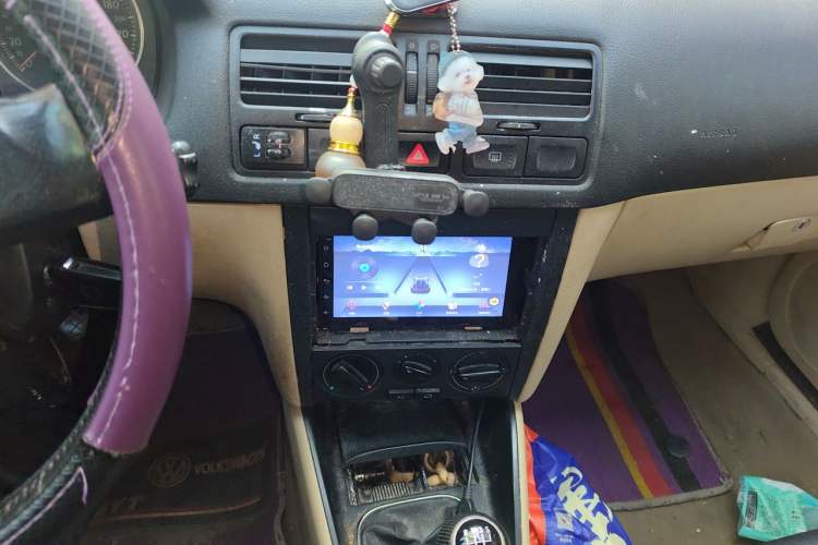 Used Volkswagen Golf 2004 1.6 Manual Fashion Model Audio And AC Panel